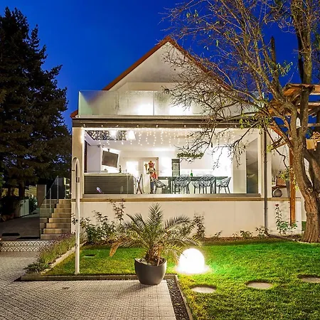Neb Garden Villa Alsoors