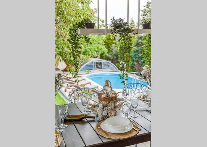 Neb Garden Вилла Альшоэрш